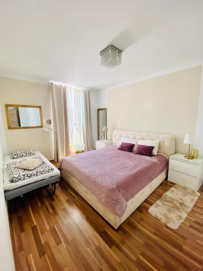 #story Apartment